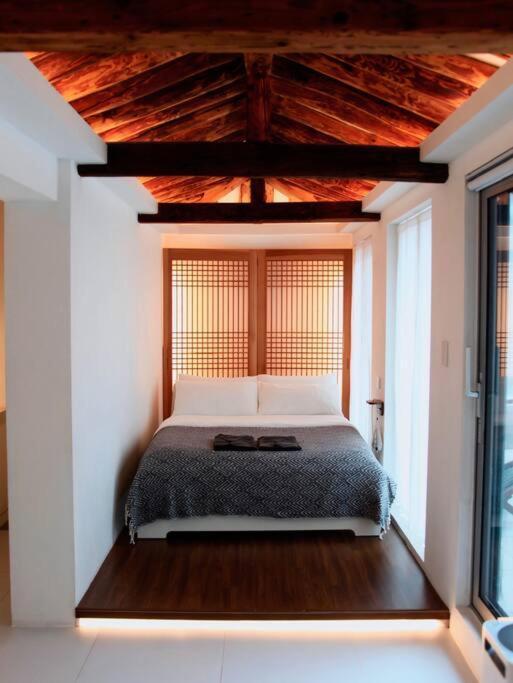 Cheongryang-anchae 2br 2ba Hanok Free Parking Apartment *