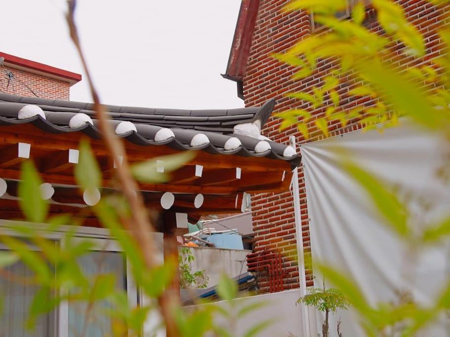Apartment Cheongryang-anchae 2br 2ba Hanok Free Parking