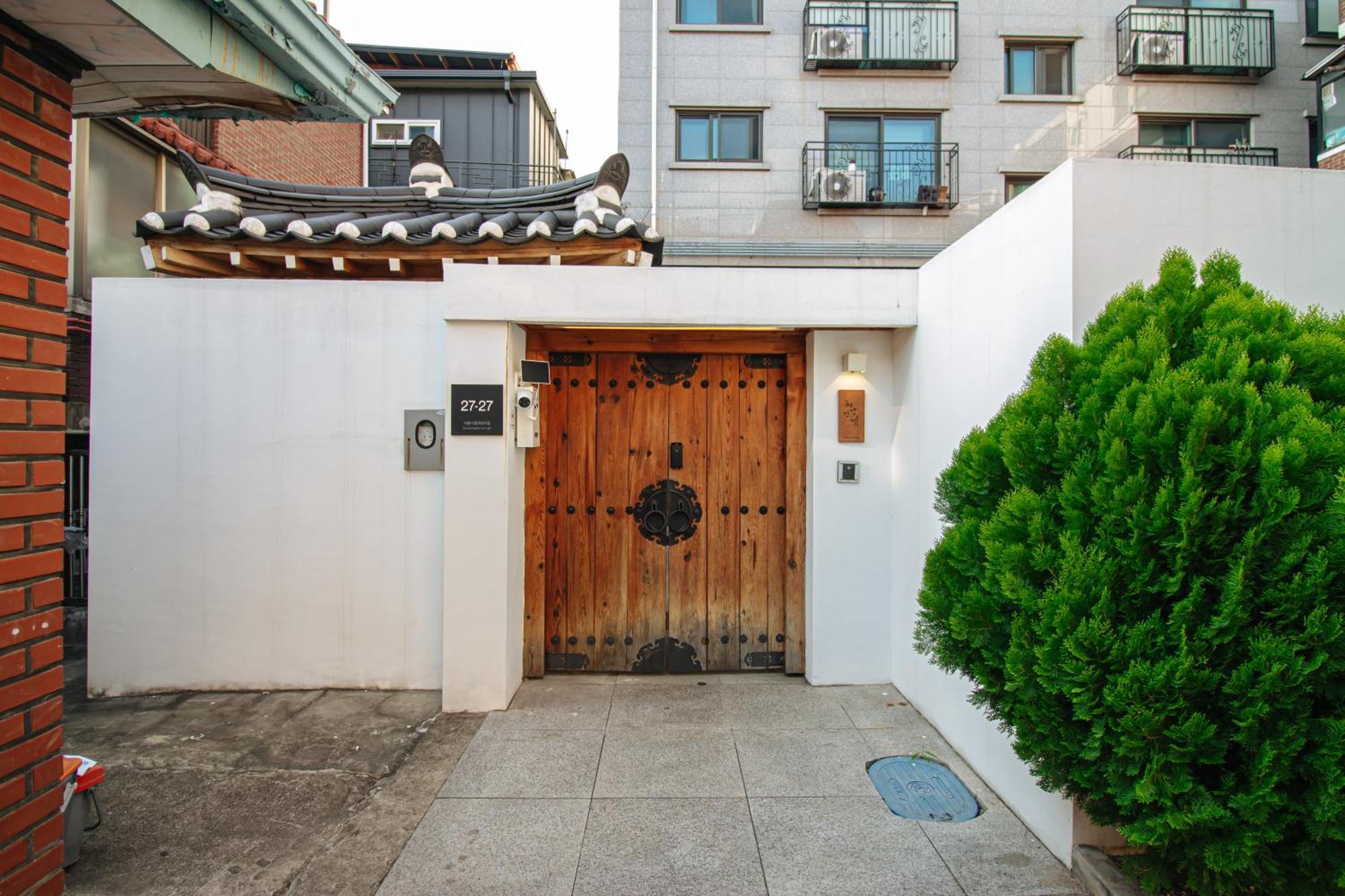 Cheongryang-anchae 2br 2ba Hanok Free Parking Apartment