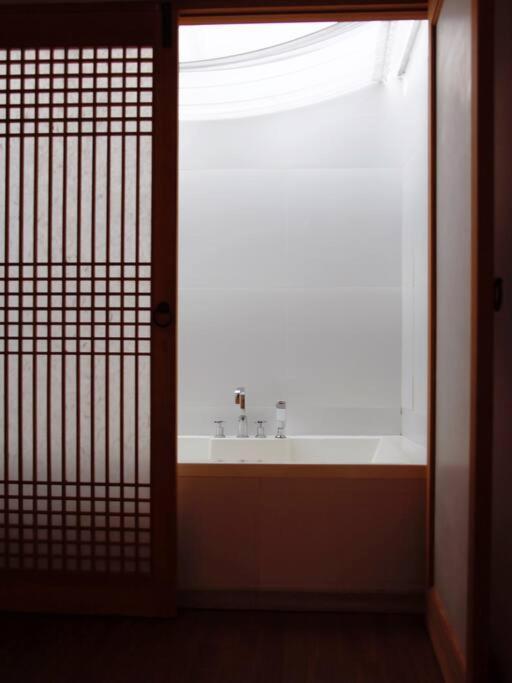 Cheongryang-anchae 2br 2ba Hanok Free Parking Apartment